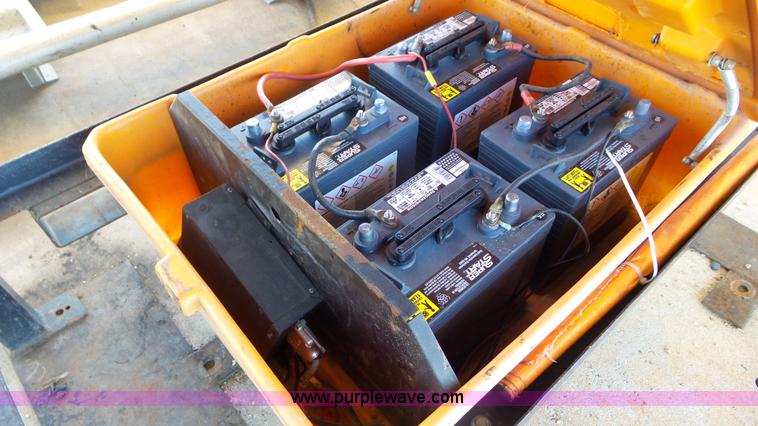 image for item J8413 Solar Tech arrow board