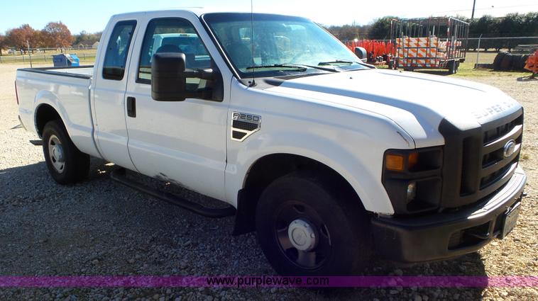 image for item J8414 2008 Ford F250 XL SuperCab pickup truck
