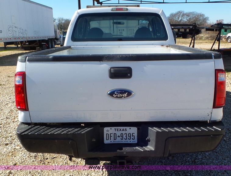 image for item J8414 2008 Ford F250 XL SuperCab pickup truck