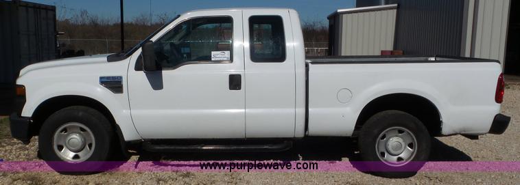 image for item J8414 2008 Ford F250 XL SuperCab pickup truck