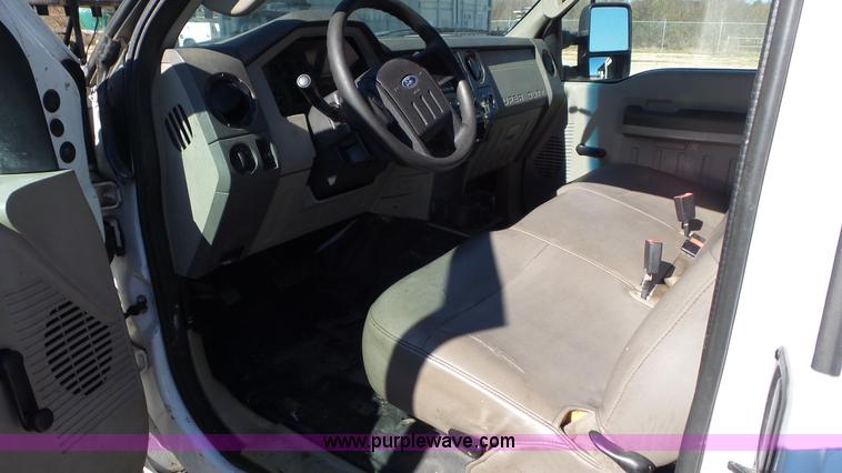 image for item J8414 2008 Ford F250 XL SuperCab pickup truck