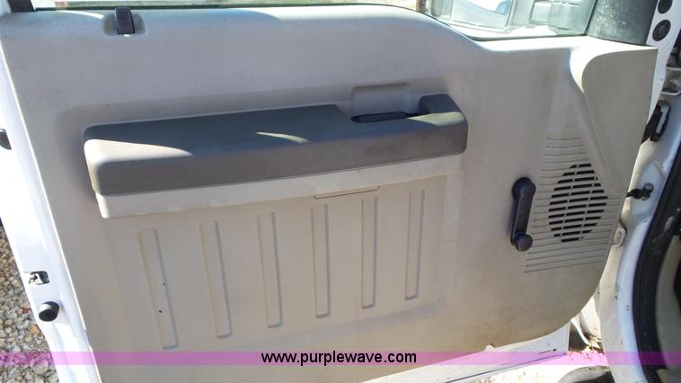 image for item J8414 2008 Ford F250 XL SuperCab pickup truck