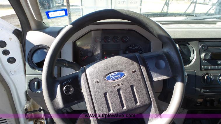 image for item J8414 2008 Ford F250 XL SuperCab pickup truck