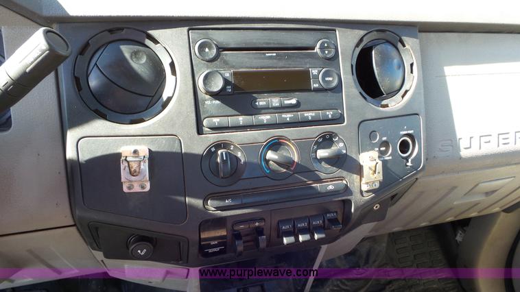 image for item J8414 2008 Ford F250 XL SuperCab pickup truck