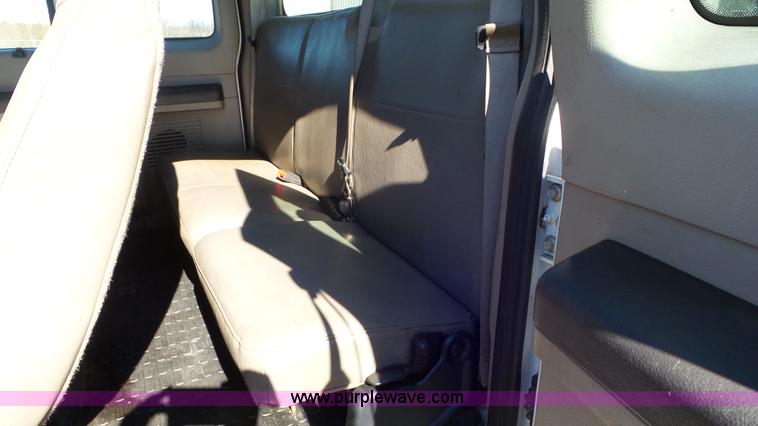 image for item J8414 2008 Ford F250 XL SuperCab pickup truck