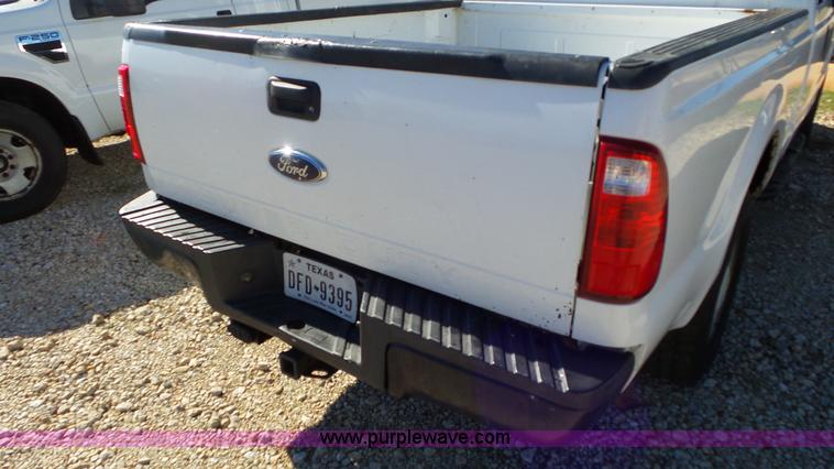 image for item J8414 2008 Ford F250 XL SuperCab pickup truck