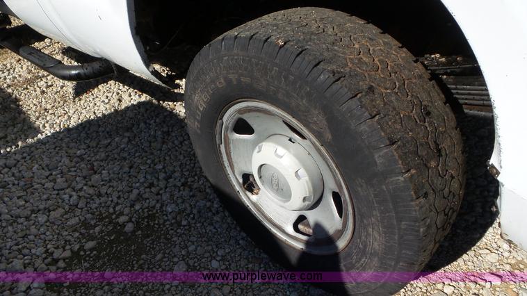 image for item J8414 2008 Ford F250 XL SuperCab pickup truck