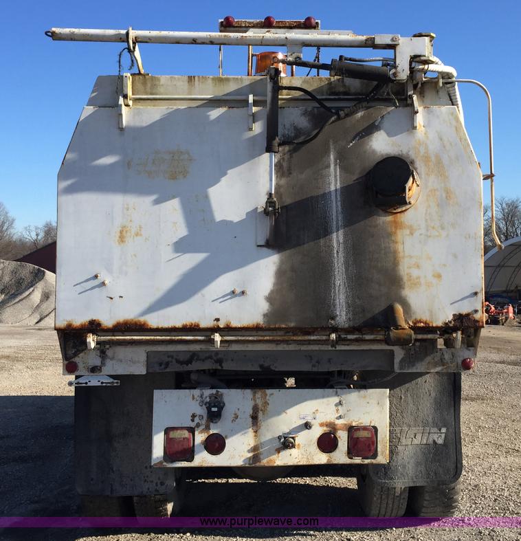 image for item J8415 1989 Ford Elgin Crosseind Series G street sweeper