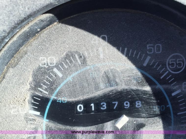 image for item J8415 1989 Ford Elgin Crosseind Series G street sweeper