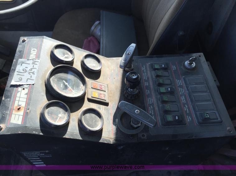 image for item J8415 1989 Ford Elgin Crosseind Series G street sweeper