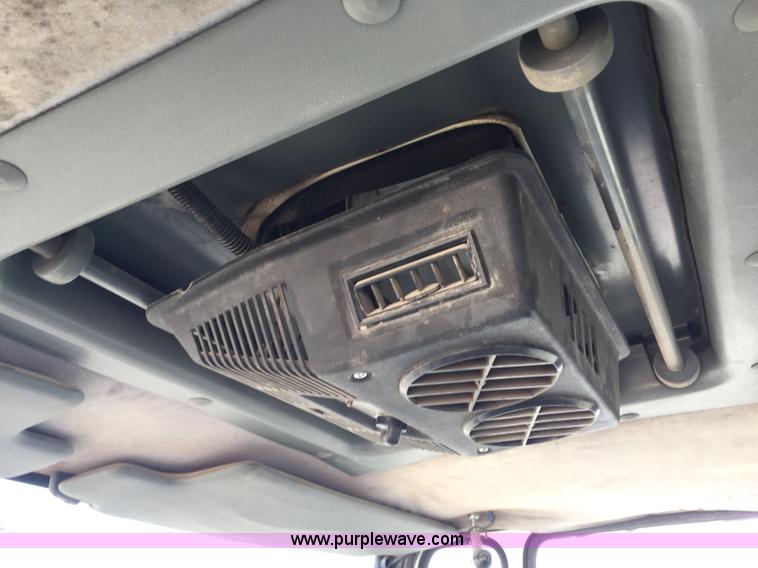 image for item J8415 1989 Ford Elgin Crosseind Series G street sweeper