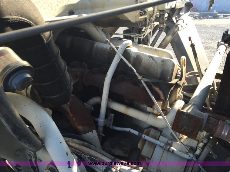 image for item J8415 1989 Ford Elgin Crosseind Series G street sweeper