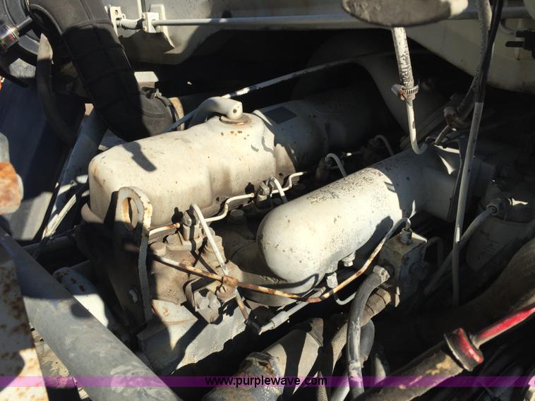 image for item J8415 1989 Ford Elgin Crosseind Series G street sweeper