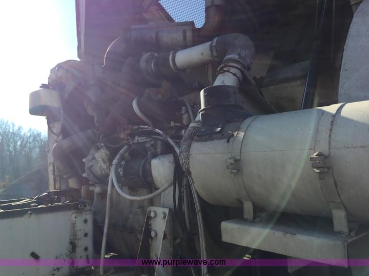 image for item J8415 1989 Ford Elgin Crosseind Series G street sweeper