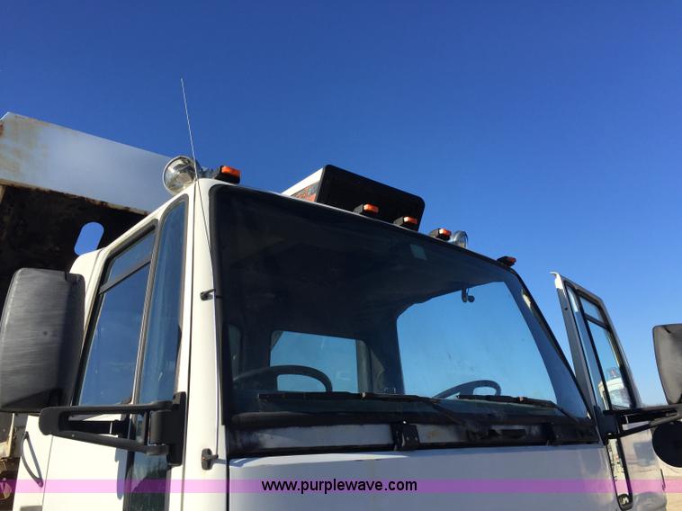 image for item J8415 1989 Ford Elgin Crosseind Series G street sweeper