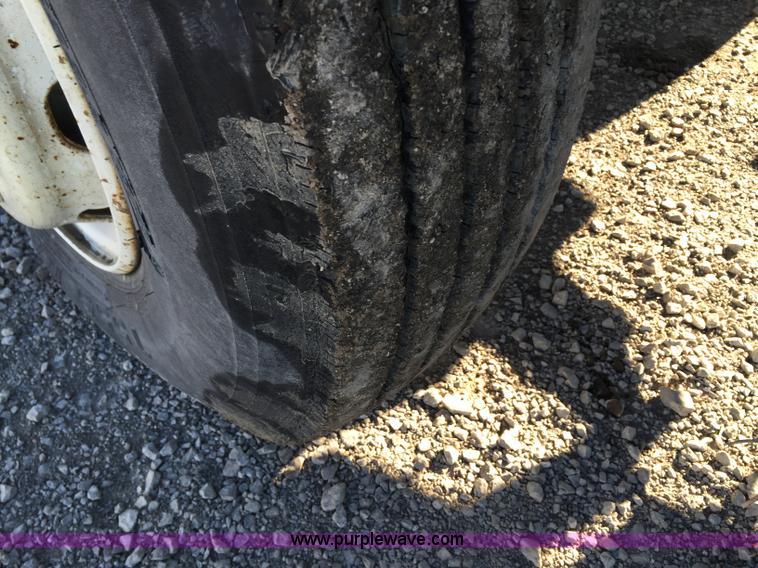 image for item J8415 1989 Ford Elgin Crosseind Series G street sweeper