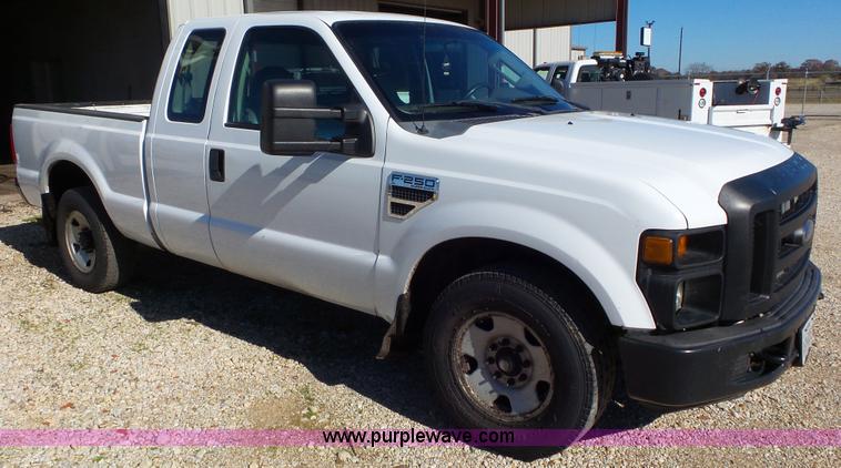 image for item J8417 2008 Ford F250 XL SuperCab pickup truck