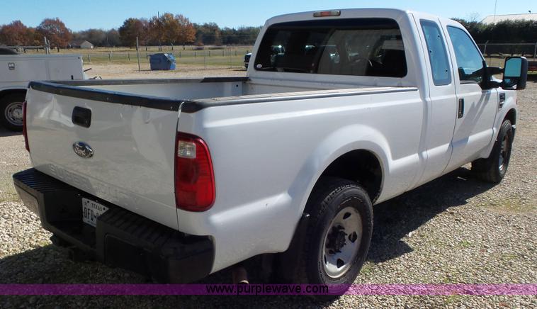 image for item J8417 2008 Ford F250 XL SuperCab pickup truck