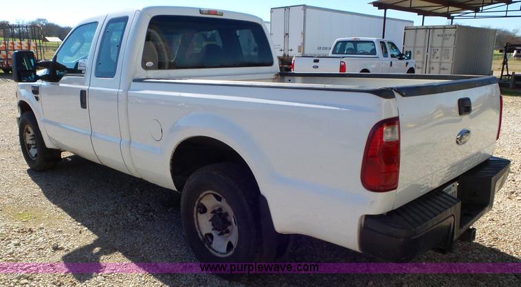 image for item J8417 2008 Ford F250 XL SuperCab pickup truck