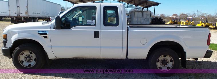 image for item J8417 2008 Ford F250 XL SuperCab pickup truck