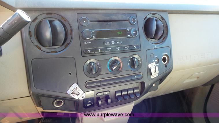 image for item J8417 2008 Ford F250 XL SuperCab pickup truck