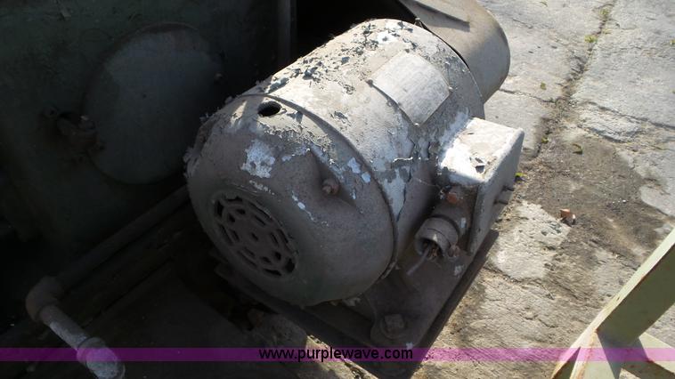 image for item J8457 Hill-Clark Machinery horizontal mill