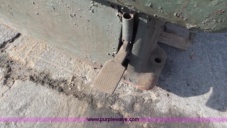 image for item J8457 Hill-Clark Machinery horizontal mill