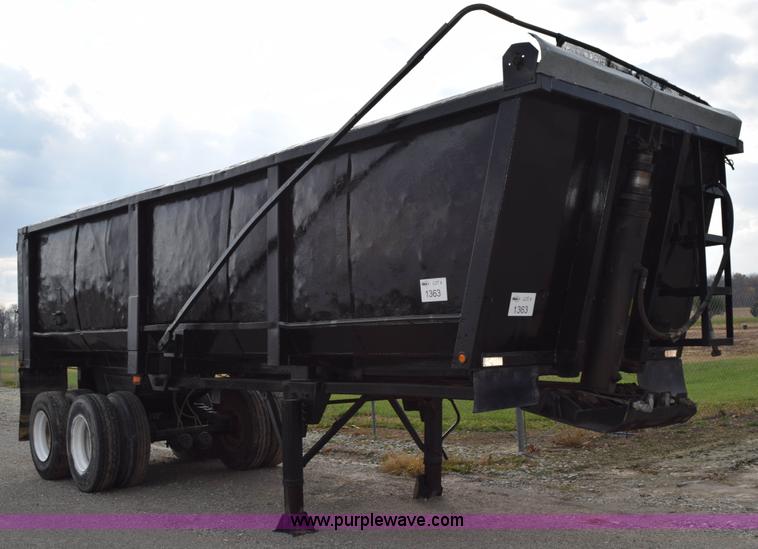 image for item J8464 1993 Mars end dump trailer