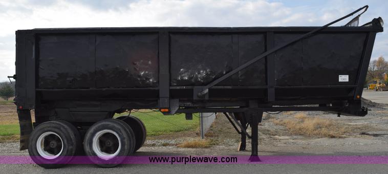 image for item J8464 1993 Mars end dump trailer