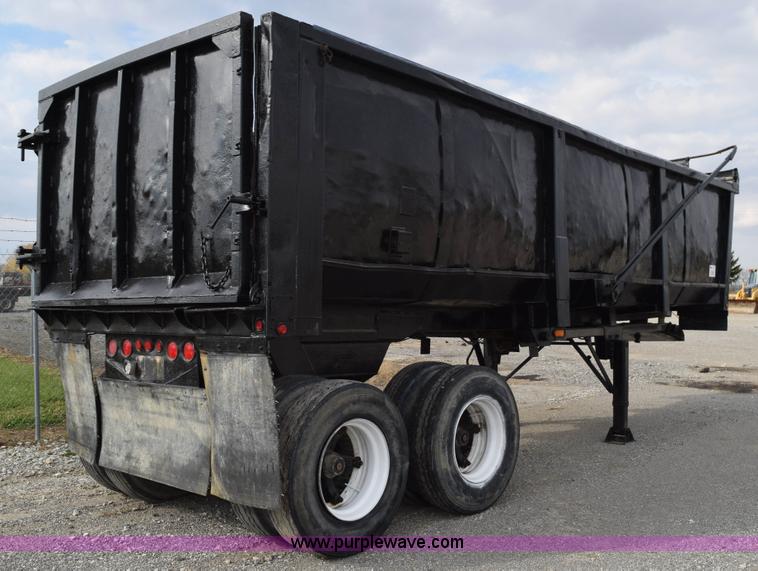 image for item J8464 1993 Mars end dump trailer