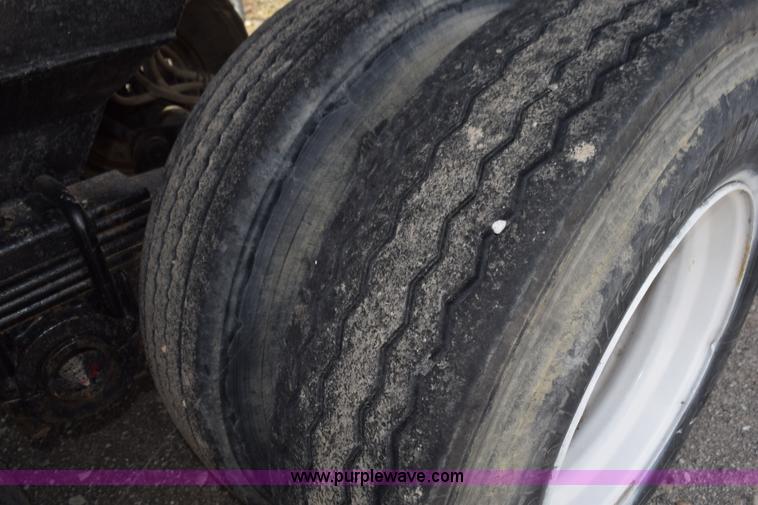 image for item J8464 1993 Mars end dump trailer