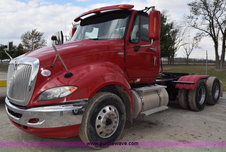 image for item J8465 2010 International ProStar semi truck