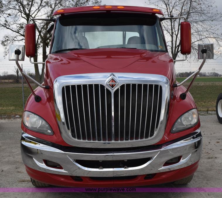 image for item J8465 2010 International ProStar semi truck