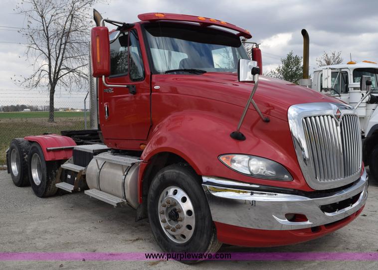 image for item J8465 2010 International ProStar semi truck