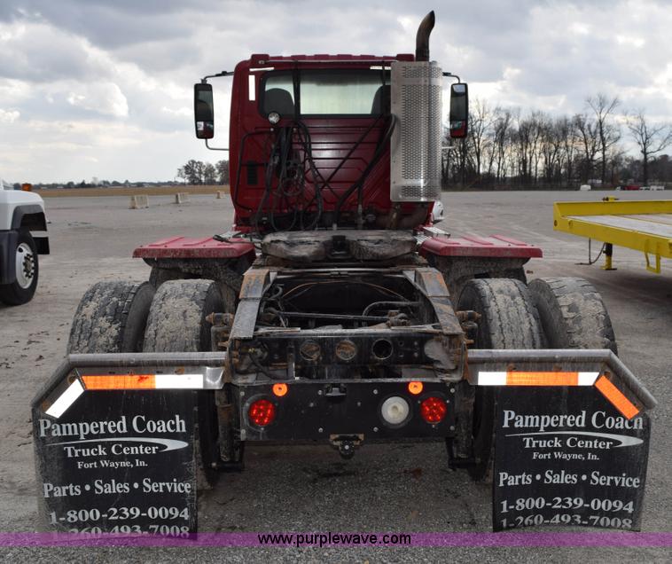 image for item J8465 2010 International ProStar semi truck