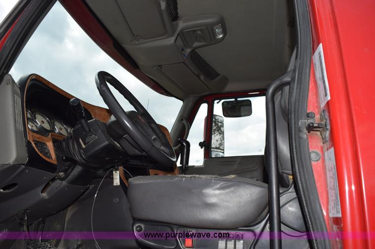 image for item J8465 2010 International ProStar semi truck