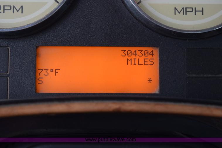 image for item J8465 2010 International ProStar semi truck