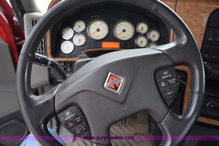 image for item J8465 2010 International ProStar semi truck