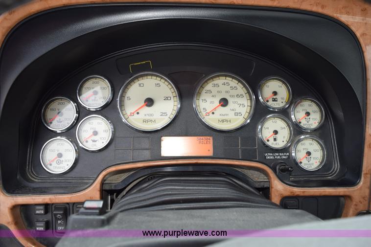 image for item J8465 2010 International ProStar semi truck