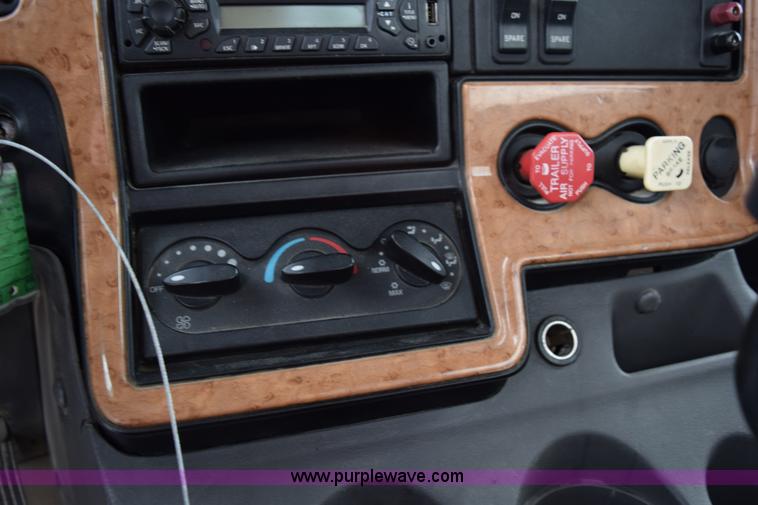 image for item J8465 2010 International ProStar semi truck