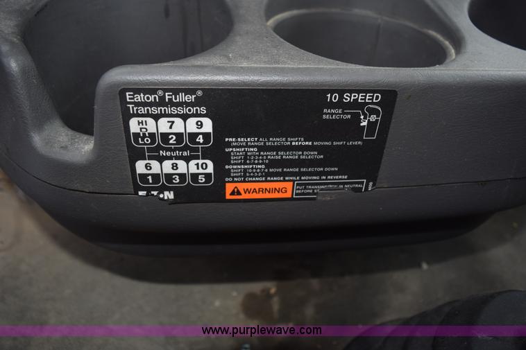 image for item J8465 2010 International ProStar semi truck