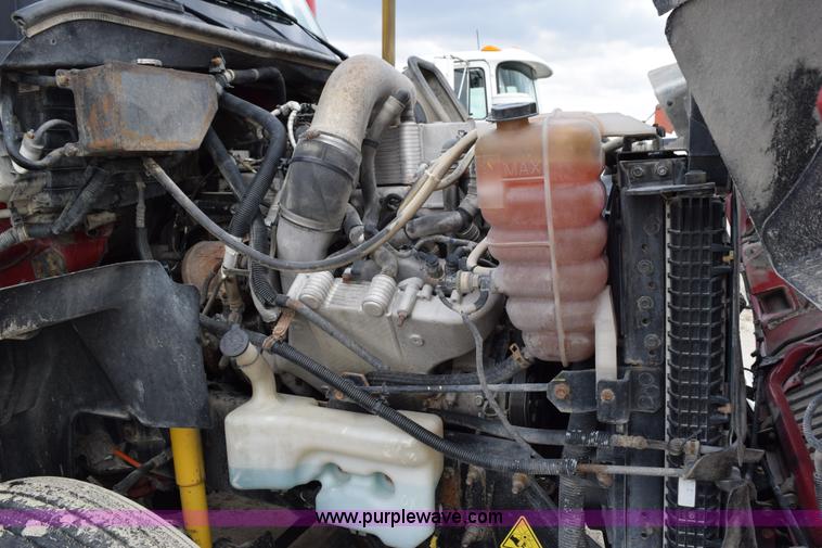 image for item J8465 2010 International ProStar semi truck