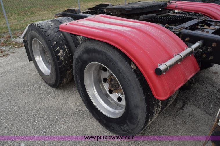 image for item J8465 2010 International ProStar semi truck