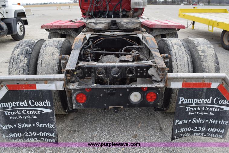 image for item J8465 2010 International ProStar semi truck