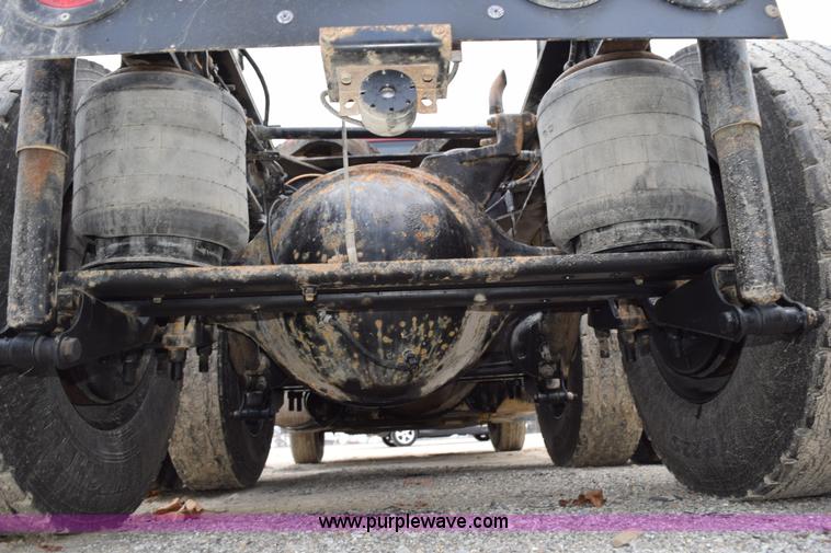 image for item J8465 2010 International ProStar semi truck