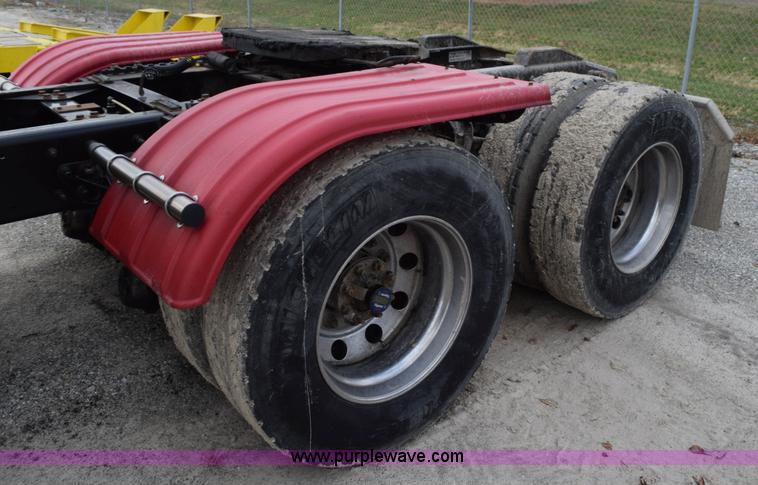 image for item J8465 2010 International ProStar semi truck