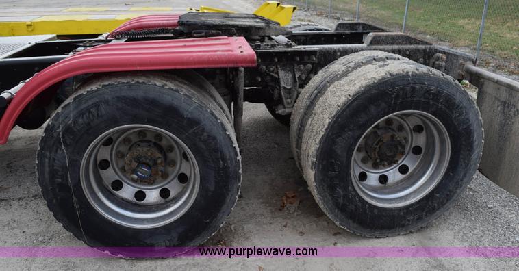 image for item J8465 2010 International ProStar semi truck