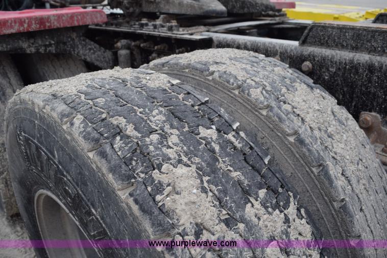 image for item J8465 2010 International ProStar semi truck