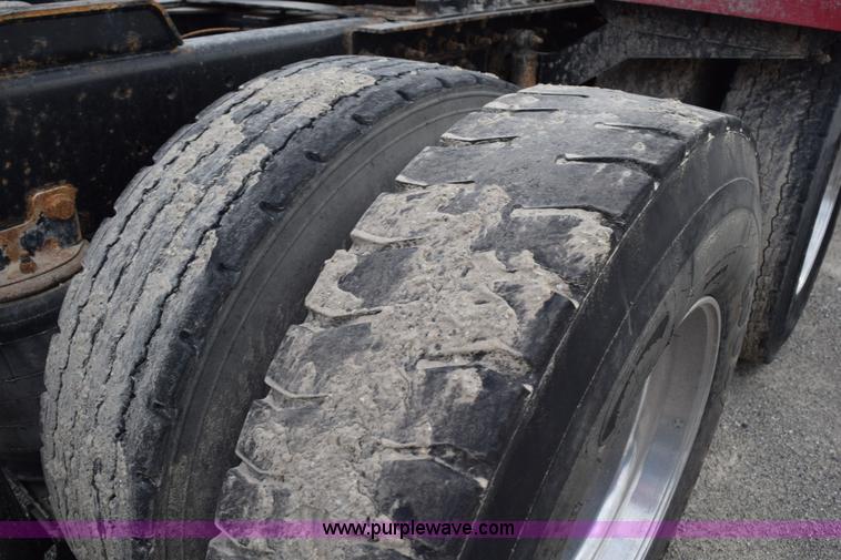 image for item J8465 2010 International ProStar semi truck