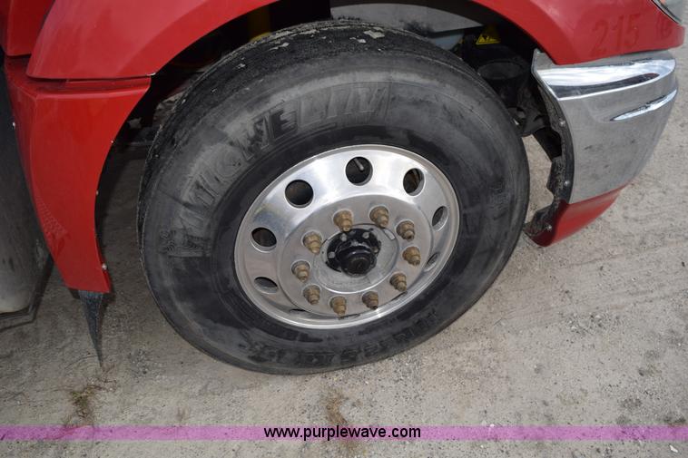 image for item J8465 2010 International ProStar semi truck